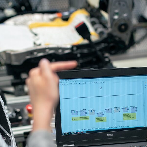 engineer, engineering, electrical engineer-4941352.jpg